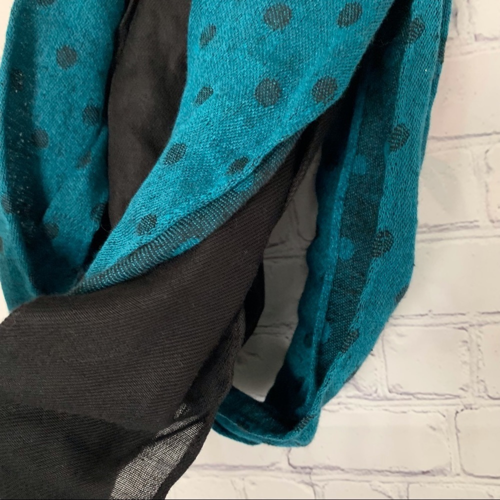 Infinity Scraf - Picture 3 of 8